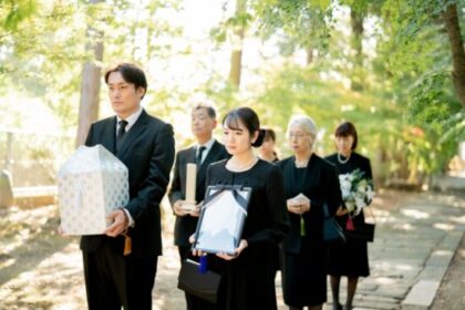 家族葬で葬儀を行う時に必要になる周囲の方への配慮